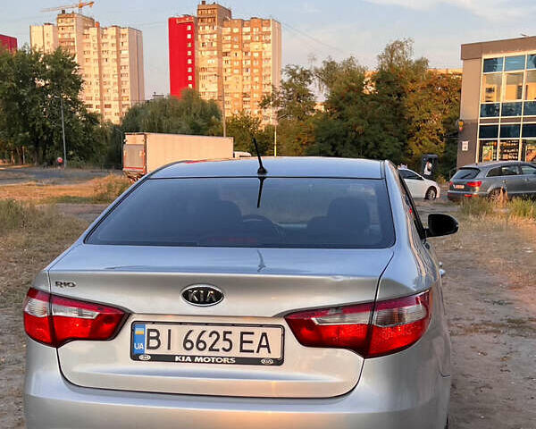 Серый Киа Рио, объемом двигателя 1.6 л и пробегом 300 тыс. км за 5300 $, фото 6 на Automoto.ua