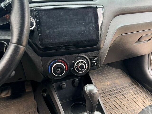Серый Киа Рио, объемом двигателя 1.4 л и пробегом 190 тыс. км за 7300 $, фото 5 на Automoto.ua