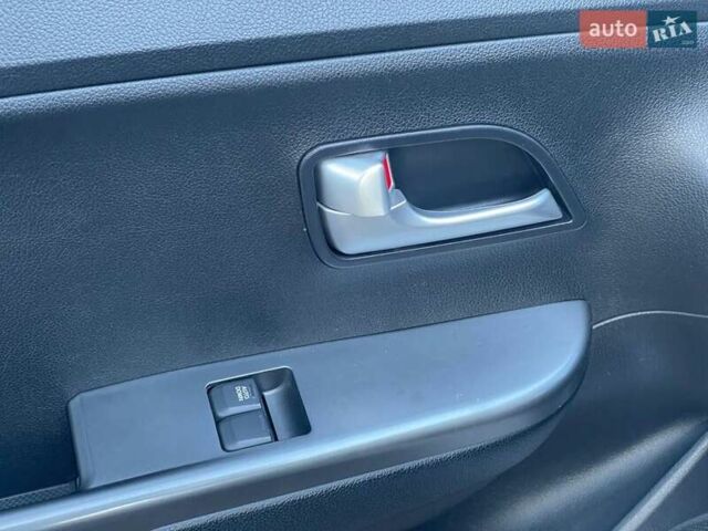 Серый Киа Рио, объемом двигателя 1.4 л и пробегом 68 тыс. км за 6700 $, фото 10 на Automoto.ua