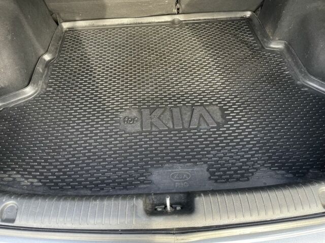 Сірий Кіа Ріо, об'ємом двигуна 1.4 л та пробігом 170 тис. км за 5999 $, фото 8 на Automoto.ua