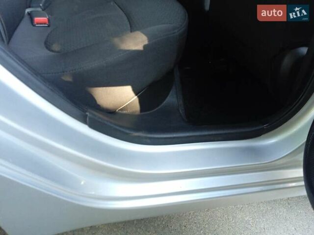 Киа Рио 2012 в Харькове на Automoto.ua Серый Киа Рио, объемом двигателя 1.4 л и пробегом 185 тыс. км за 5300 $, фото 6 на Automoto.ua