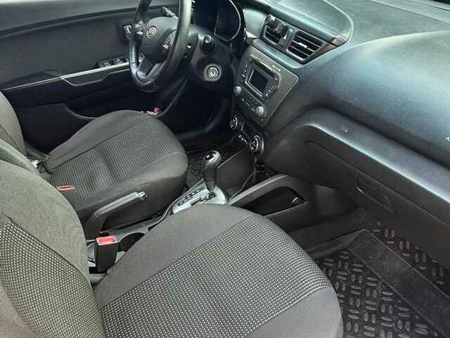 Сірий Кіа Ріо, об'ємом двигуна 1.6 л та пробігом 106 тис. км за 8700 $, фото 6 на Automoto.ua