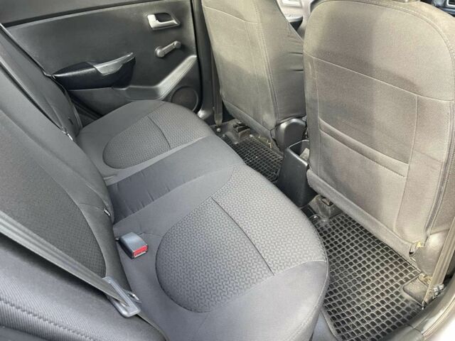 Серый Киа Рио, объемом двигателя 1.4 л и пробегом 171 тыс. км за 7300 $, фото 13 на Automoto.ua