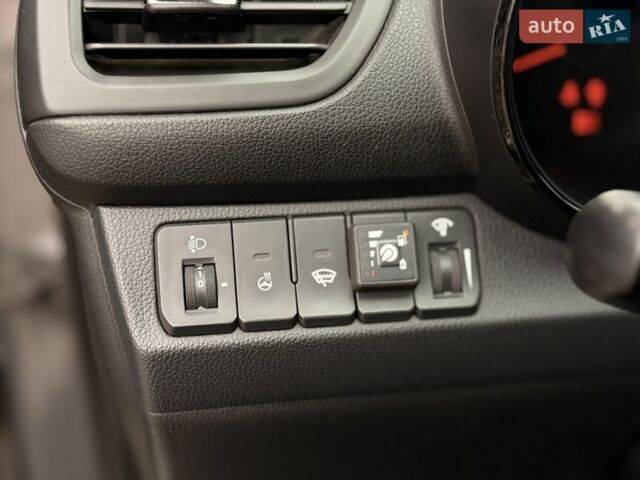 Серый Киа Рио, объемом двигателя 1.59 л и пробегом 180 тыс. км за 7300 $, фото 9 на Automoto.ua