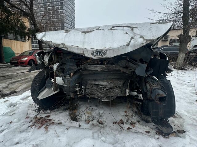 Сірий Кіа Ріо, об'ємом двигуна 1.4 л та пробігом 170 тис. км за 2000 $, фото 3 на Automoto.ua