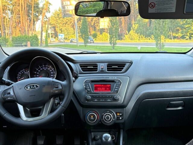 Серый Киа Рио, объемом двигателя 1.4 л и пробегом 126 тыс. км за 8013 $, фото 7 на Automoto.ua