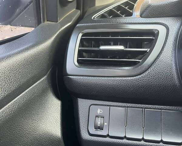 Серый Киа Рио, объемом двигателя 1.4 л и пробегом 190 тыс. км за 7000 $, фото 17 на Automoto.ua