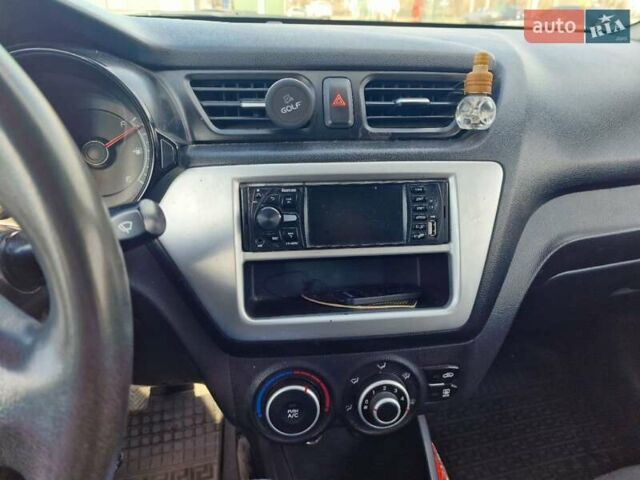 Серый Киа Рио, объемом двигателя 1.4 л и пробегом 187 тыс. км за 4900 $, фото 13 на Automoto.ua