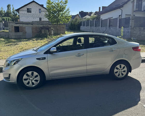 Серый Киа Рио, объемом двигателя 1.4 л и пробегом 155 тыс. км за 6200 $, фото 4 на Automoto.ua