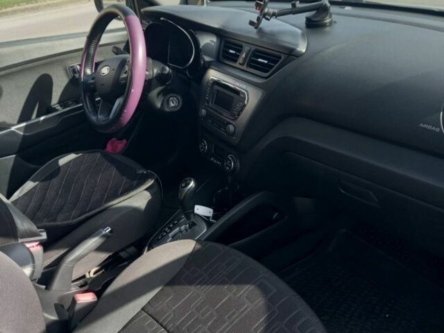 Серый Киа Рио, объемом двигателя 1.59 л и пробегом 180 тыс. км за 8000 $, фото 3 на Automoto.ua