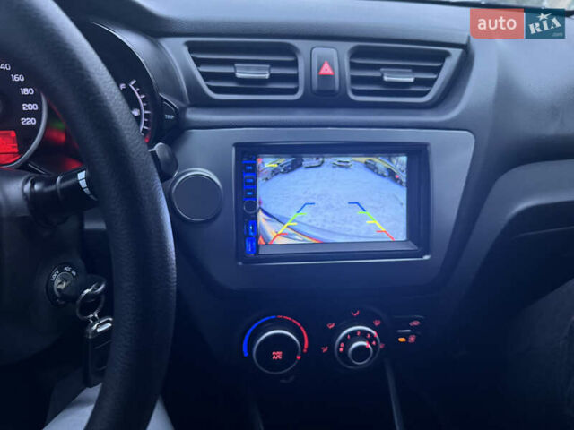 Серый Киа Рио, объемом двигателя 1.4 л и пробегом 130 тыс. км за 7300 $, фото 13 на Automoto.ua