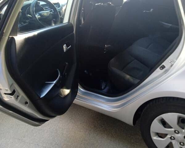 Киа Рио 2012 в Харькове на Automoto.ua Серый Киа Рио, объемом двигателя 1.4 л и пробегом 185 тыс. км за 5300 $, фото 16 на Automoto.ua