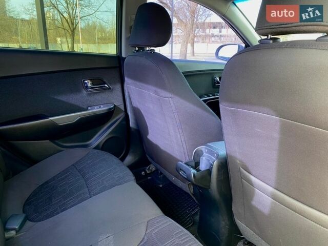 Серый Киа Рио, объемом двигателя 1.6 л и пробегом 181 тыс. км за 8499 $, фото 11 на Automoto.ua