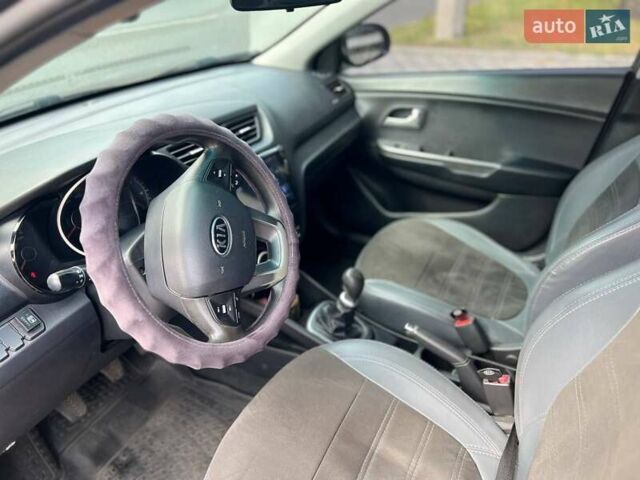 Серый Киа Рио, объемом двигателя 1.4 л и пробегом 254 тыс. км за 6500 $, фото 3 на Automoto.ua