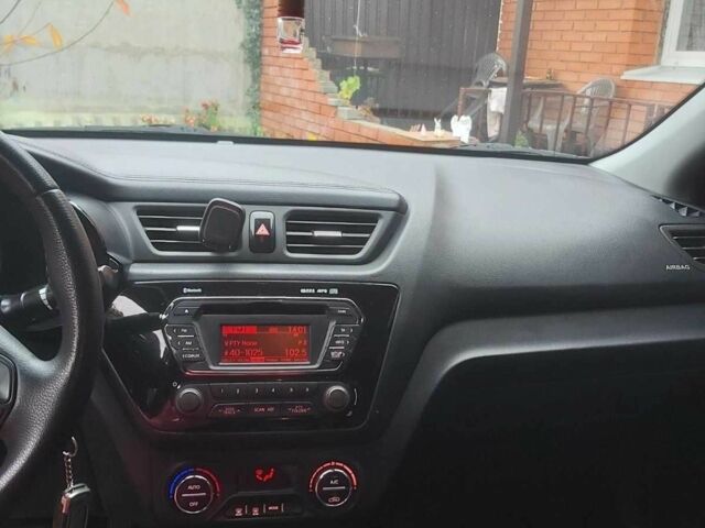 Серый Киа Рио, объемом двигателя 1.6 л и пробегом 138 тыс. км за 7900 $, фото 6 на Automoto.ua