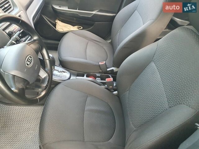 Сірий Кіа Ріо, об'ємом двигуна 1.4 л та пробігом 147 тис. км за 7400 $, фото 6 на Automoto.ua