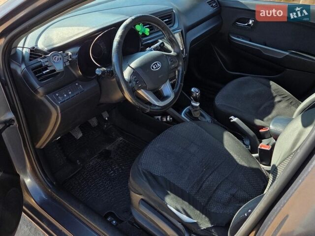 Сірий Кіа Ріо, об'ємом двигуна 1.6 л та пробігом 157 тис. км за 7000 $, фото 17 на Automoto.ua