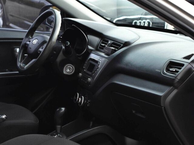 Сірий Кіа Ріо, об'ємом двигуна 1.4 л та пробігом 226 тис. км за 6999 $, фото 9 на Automoto.ua