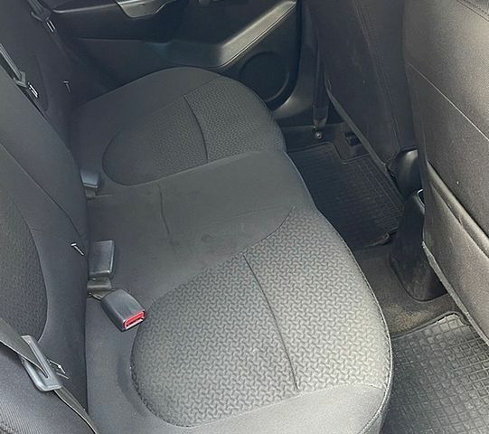 Сірий Кіа Ріо, об'ємом двигуна 1.4 л та пробігом 87 тис. км за 7400 $, фото 9 на Automoto.ua