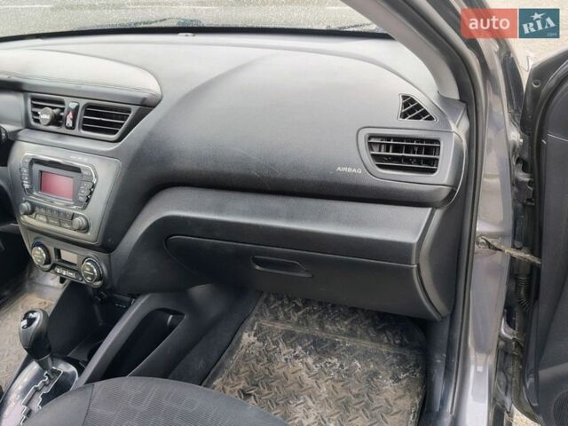 Сірий Кіа Ріо, об'ємом двигуна 1.6 л та пробігом 160 тис. км за 6800 $, фото 23 на Automoto.ua