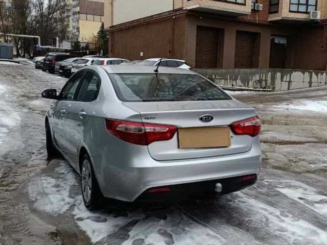 Серый Киа Рио, объемом двигателя 1.4 л и пробегом 67 тыс. км за 9097 $, фото 2 на Automoto.ua