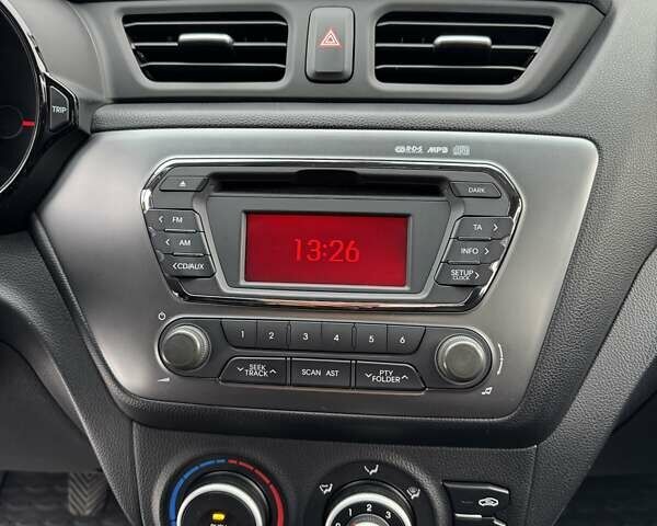 Серый Киа Рио, объемом двигателя 1.4 л и пробегом 82 тыс. км за 9200 $, фото 30 на Automoto.ua