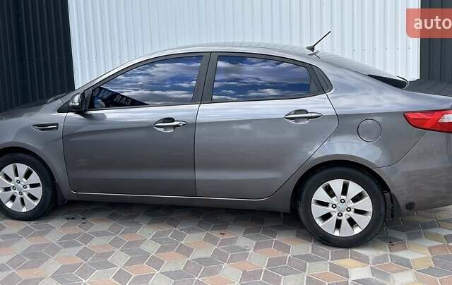 Серый Киа Рио, объемом двигателя 1.59 л и пробегом 179 тыс. км за 7900 $, фото 5 на Automoto.ua