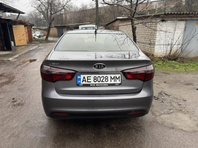 Сірий Кіа Ріо, об'ємом двигуна 1.4 л та пробігом 200 тис. км за 2850 $, фото 2 на Automoto.ua