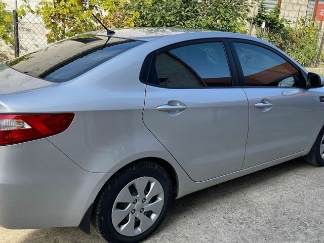 Серый Киа Рио, объемом двигателя 1.4 л и пробегом 87 тыс. км за 7400 $, фото 3 на Automoto.ua