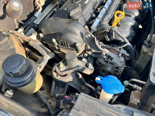 Серый Киа Рио, объемом двигателя 1.4 л и пробегом 175 тыс. км за 8500 $, фото 12 на Automoto.ua