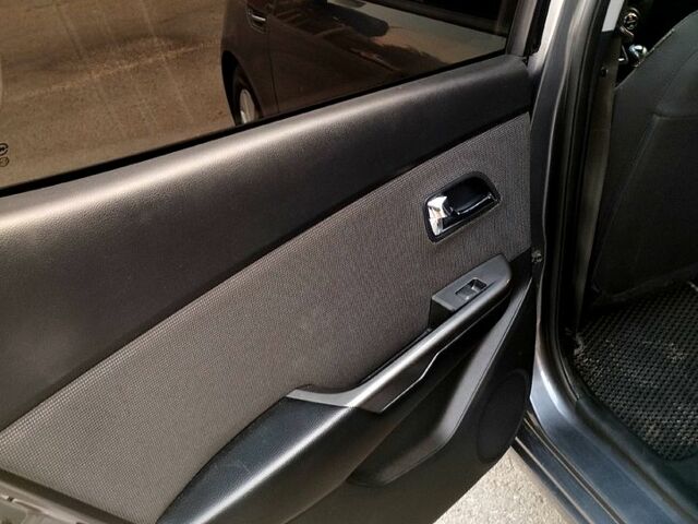 Серый Киа Рио, объемом двигателя 1.6 л и пробегом 223 тыс. км за 7550 $, фото 8 на Automoto.ua