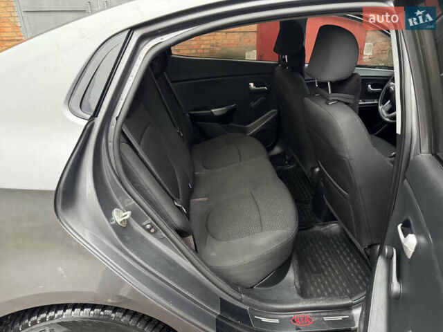 Серый Киа Рио, объемом двигателя 1.4 л и пробегом 250 тыс. км за 1950 $, фото 27 на Automoto.ua