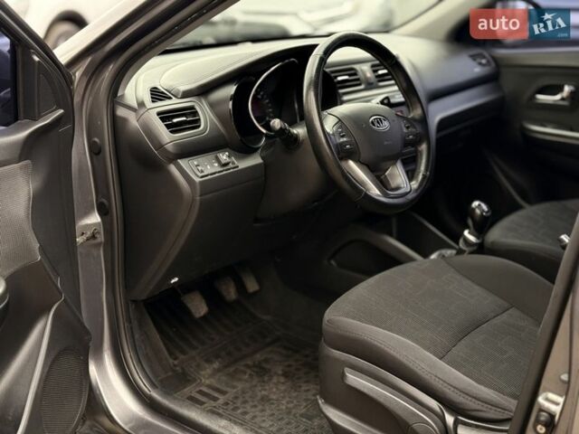 Серый Киа Рио, объемом двигателя 1.59 л и пробегом 180 тыс. км за 7300 $, фото 6 на Automoto.ua