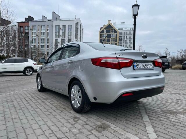 Серый Киа Рио, объемом двигателя 1.6 л и пробегом 121 тыс. км за 9500 $, фото 5 на Automoto.ua