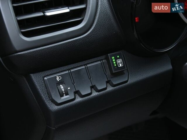 Серый Киа Рио, объемом двигателя 1.4 л и пробегом 247 тыс. км за 5800 $, фото 10 на Automoto.ua