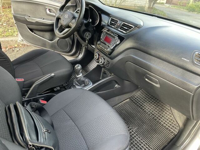 Сірий Кіа Ріо, об'ємом двигуна 1.4 л та пробігом 170 тис. км за 5999 $, фото 12 на Automoto.ua