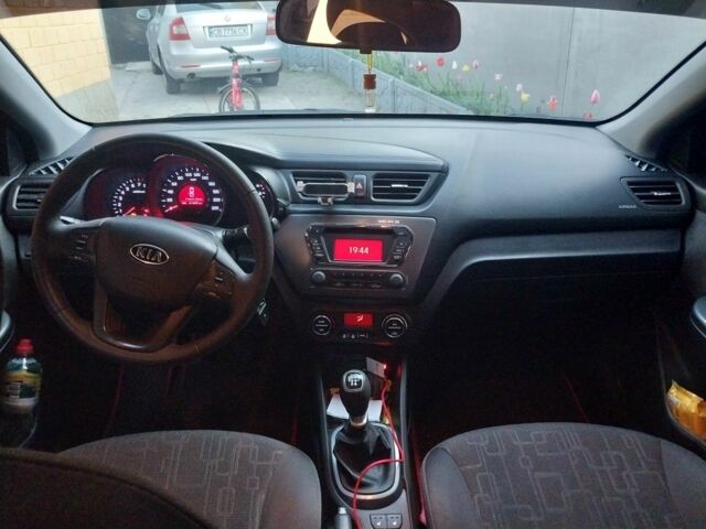 Серый Киа Рио, объемом двигателя 1.6 л и пробегом 72 тыс. км за 8350 $, фото 5 на Automoto.ua