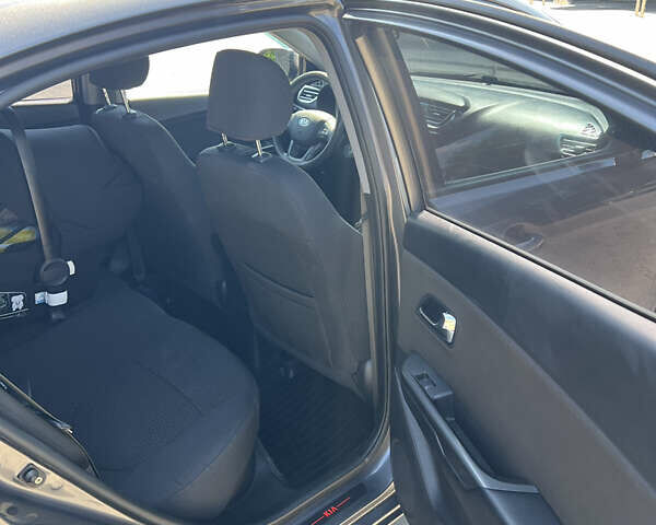 Серый Киа Рио, объемом двигателя 1.6 л и пробегом 101 тыс. км за 9900 $, фото 10 на Automoto.ua