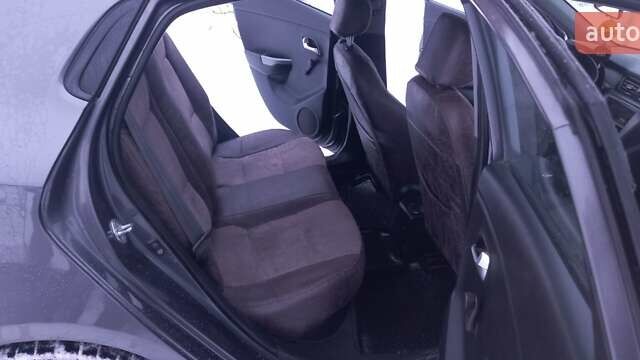 Серый Киа Рио, объемом двигателя 1.4 л и пробегом 133 тыс. км за 8200 $, фото 14 на Automoto.ua