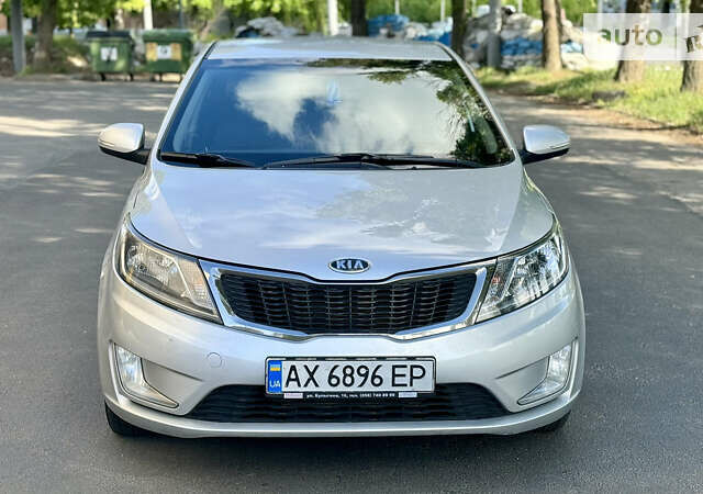 Серый Киа Рио, объемом двигателя 1.59 л и пробегом 185 тыс. км за 8500 $, фото 9 на Automoto.ua