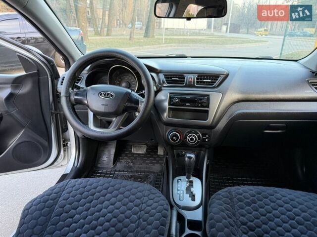 Сірий Кіа Ріо, об'ємом двигуна 1.4 л та пробігом 259 тис. км за 6300 $, фото 12 на Automoto.ua