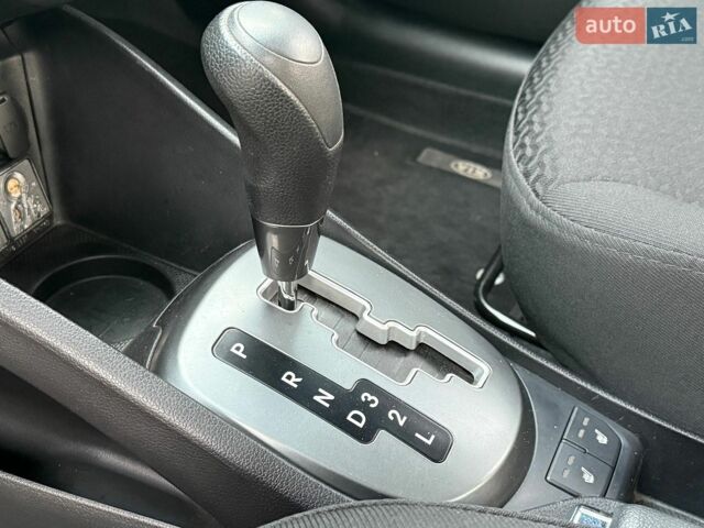 Сірий Кіа Ріо, об'ємом двигуна 1.6 л та пробігом 86 тис. км за 8999 $, фото 18 на Automoto.ua