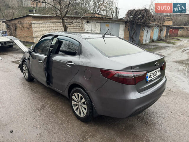 Серый Киа Рио, объемом двигателя 1.4 л и пробегом 250 тыс. км за 1950 $, фото 2 на Automoto.ua