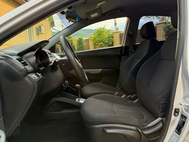 Сірий Кіа Ріо, об'ємом двигуна 1.6 л та пробігом 185 тис. км за 7650 $, фото 15 на Automoto.ua