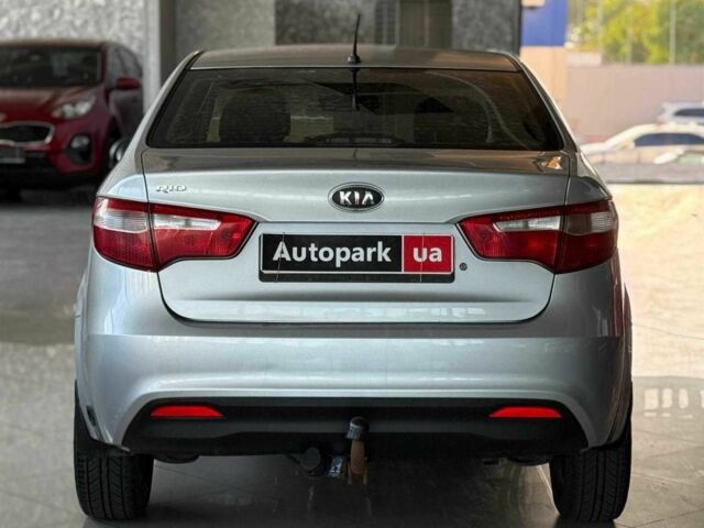 Серый Киа Рио, объемом двигателя 1.4 л и пробегом 200 тыс. км за 6840 $, фото 3 на Automoto.ua