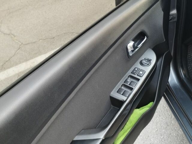 Серый Киа Рио, объемом двигателя 1.6 л и пробегом 223 тыс. км за 7900 $, фото 10 на Automoto.ua