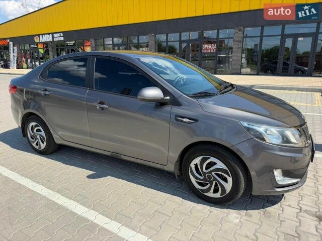 Сірий Кіа Ріо, об'ємом двигуна 1.4 л та пробігом 106 тис. км за 7500 $, фото 1 на Automoto.ua