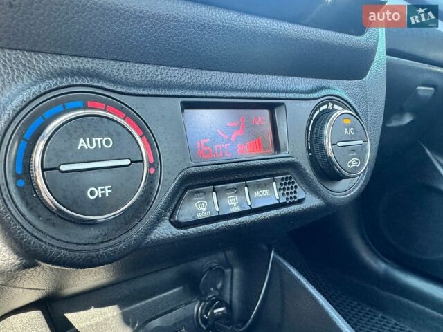 Сірий Кіа Ріо, об'ємом двигуна 1.59 л та пробігом 163 тис. км за 8750 $, фото 16 на Automoto.ua