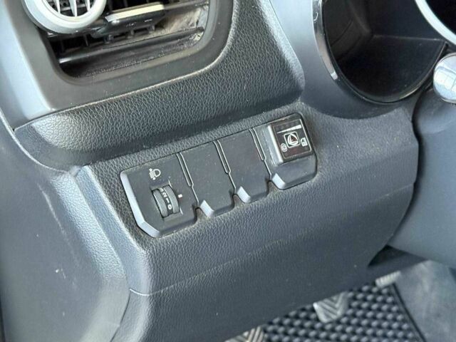 Серый Киа Рио, объемом двигателя 1.4 л и пробегом 200 тыс. км за 6840 $, фото 10 на Automoto.ua