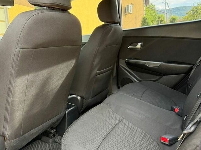 Сірий Кіа Ріо, об'ємом двигуна 1.6 л та пробігом 185 тис. км за 7650 $, фото 22 на Automoto.ua
